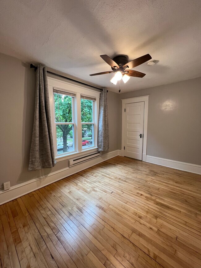 Bed 1 c - 1139 6th Street NE