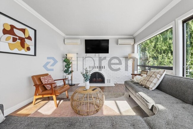 Building Photo - Unit 9750