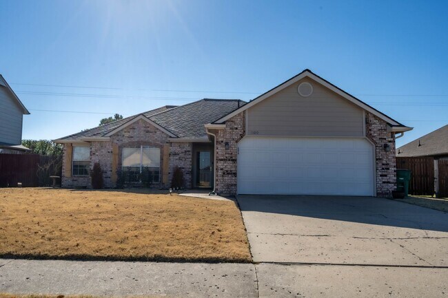 Building Photo - 3 bed 2 Bath | Collinsville