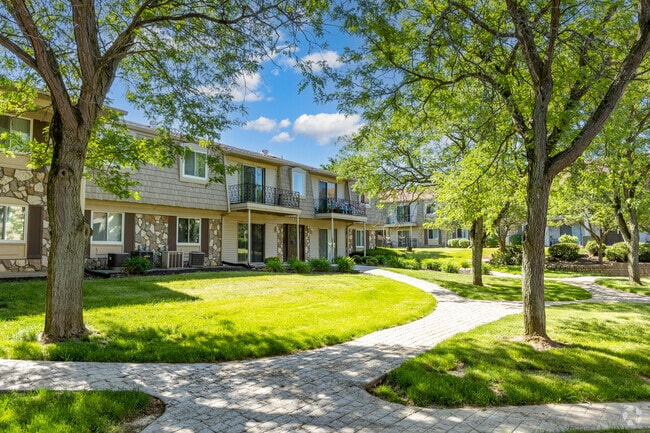 351 Andover Dr - Andover Park
