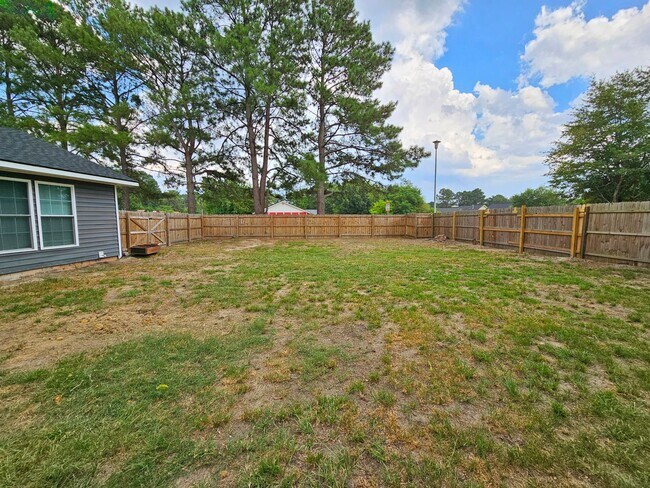Foto del edificio - 6441 Rutherglen Dr