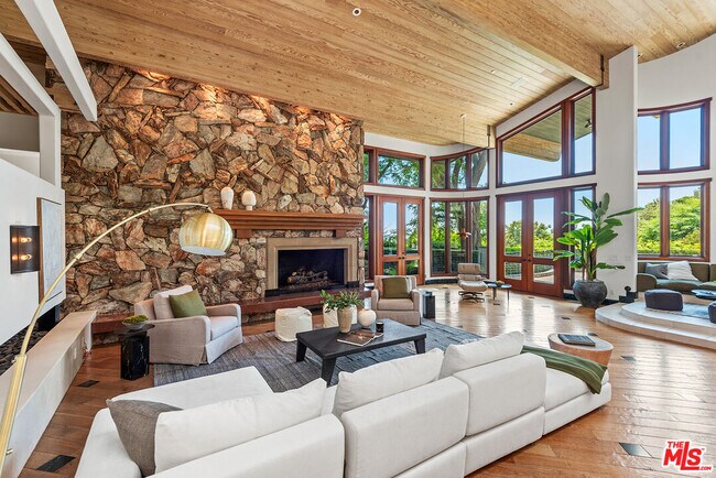 Foto del edificio - 1160 Shadow Hill Way