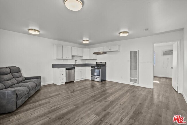 Foto del edificio - 14333 Haynes St