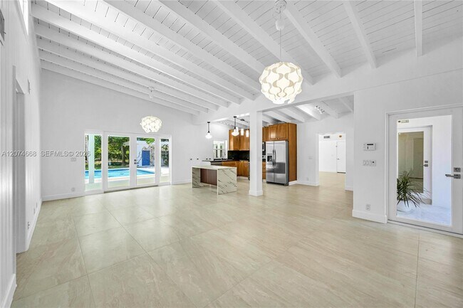 Foto del edificio - 7480 SW 122nd St
