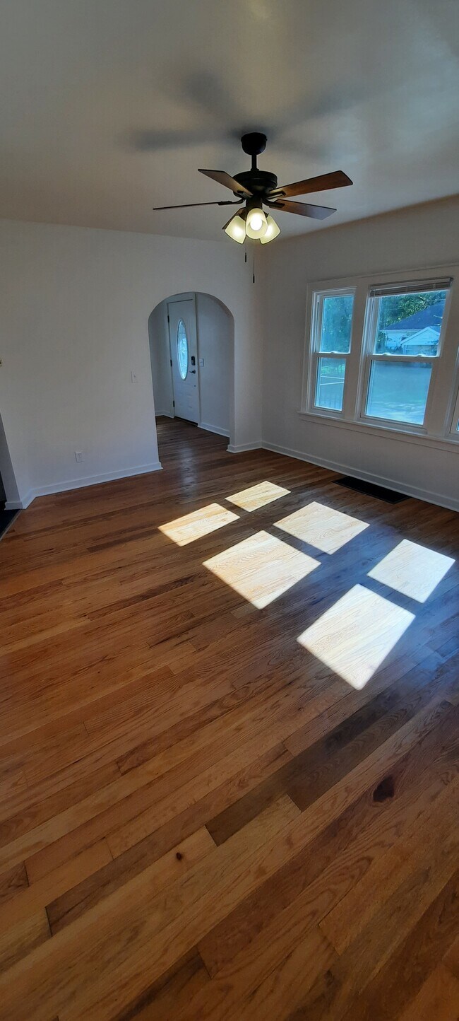 Foto del edificio - 409 E Park St