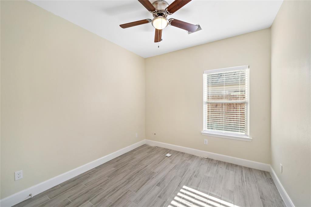 Foto principal - 5618 Ridgeway Dr