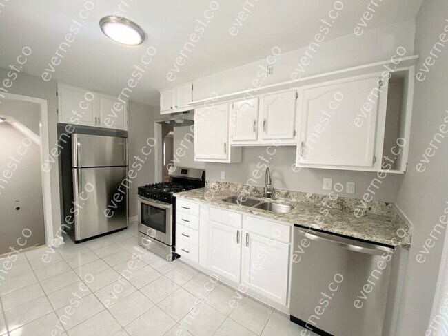 Foto del edificio - 3761 Detroit St