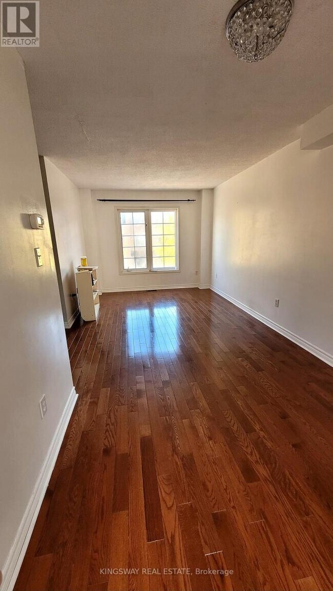 Photo du bâtiment - 2 Clay Brick Ct