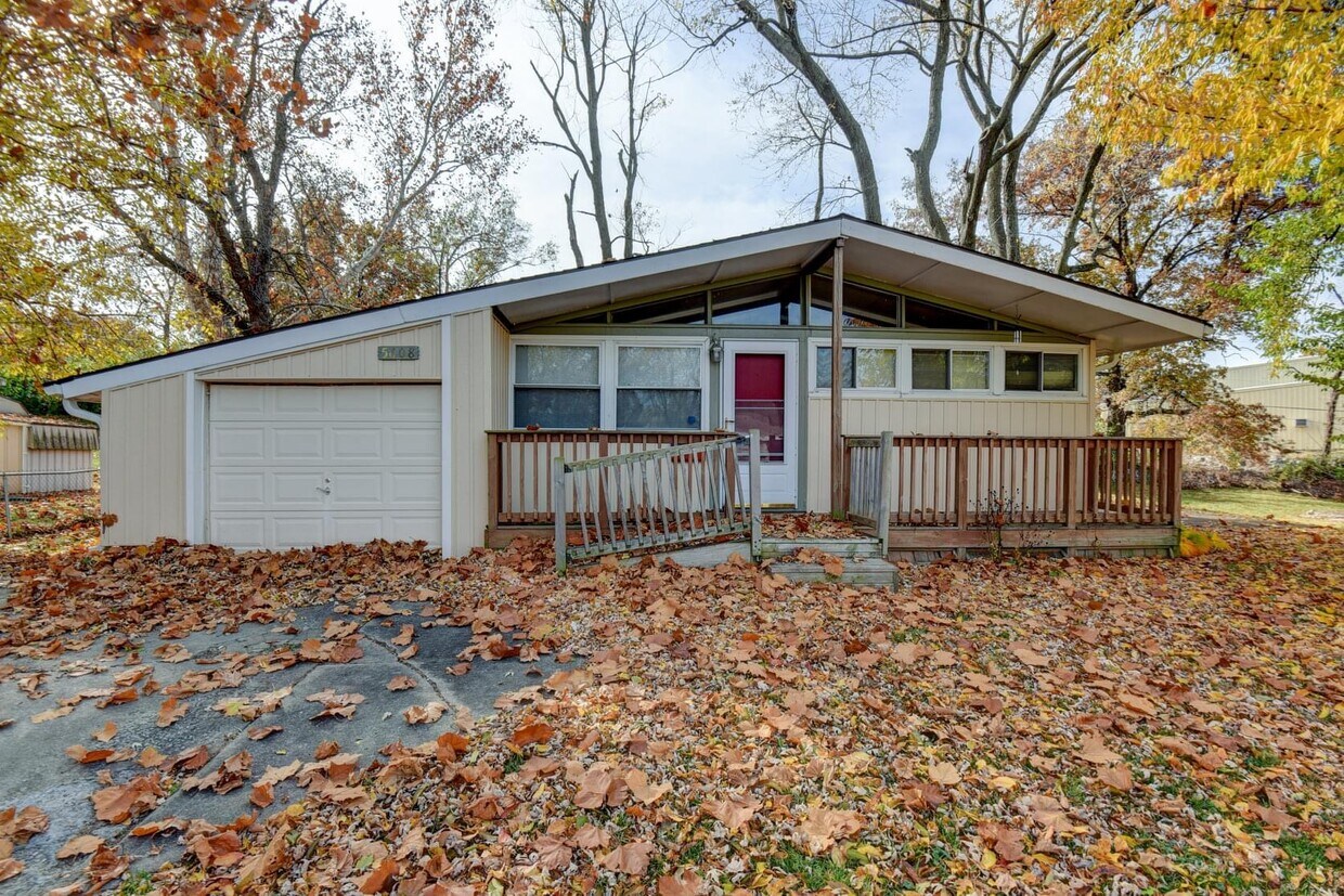 5608 N Euclid Ave, Gladstone, MO 64118 House Rental in Gladstone, MO