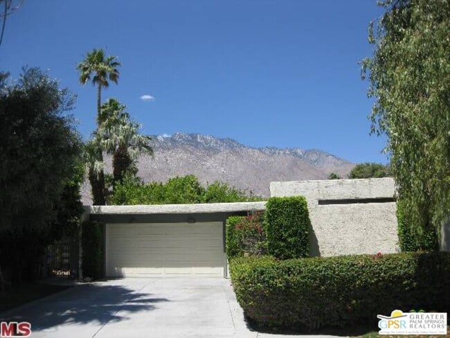 Building Photo - 587 N Saturmino Dr