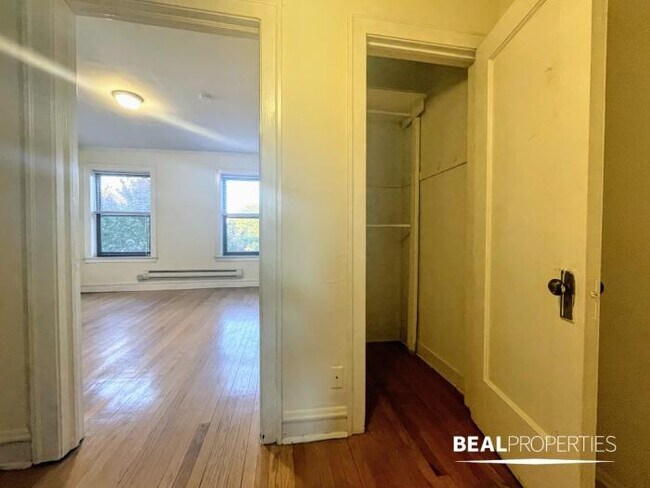 Foto del edificio - 1 bedroom in CHICAGO IL 60657