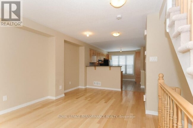 Building Photo - 32 Jenscott Private