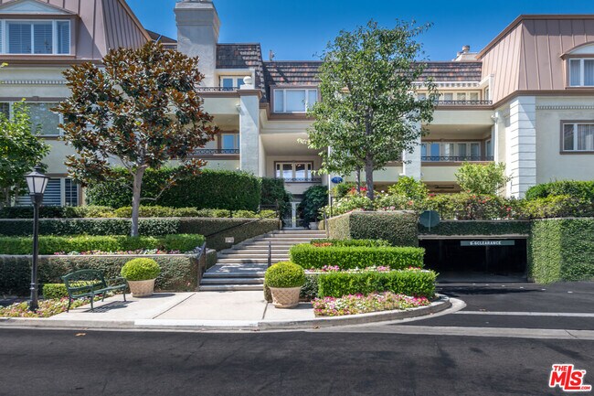 Building Photo - 10122 Empyrean Way