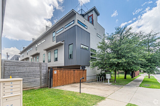 Building Photo - 5706 Lindell Ave