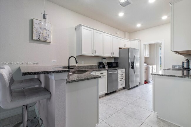 Building Photo - 5140 Eucalyptus Dr
