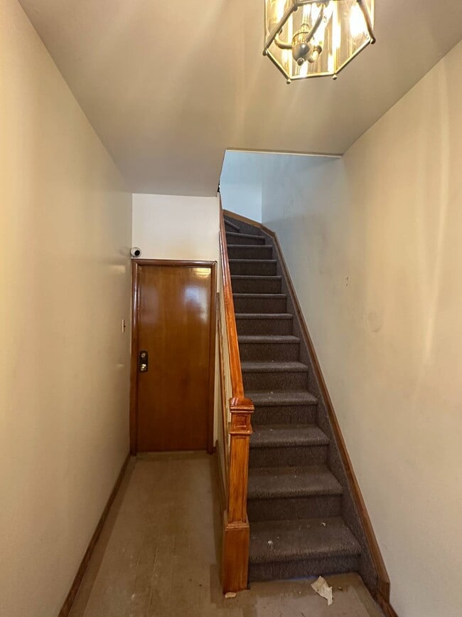 Foto del edificio - 62-47 64th St