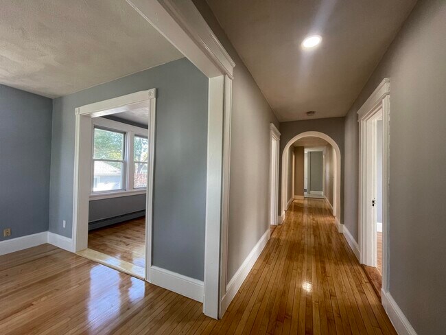 Building Photo - 334 Linwood Ave