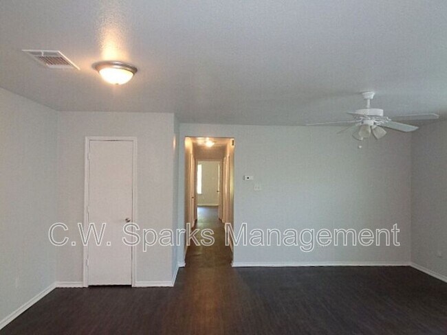 Building Photo - 13651 Biggs St