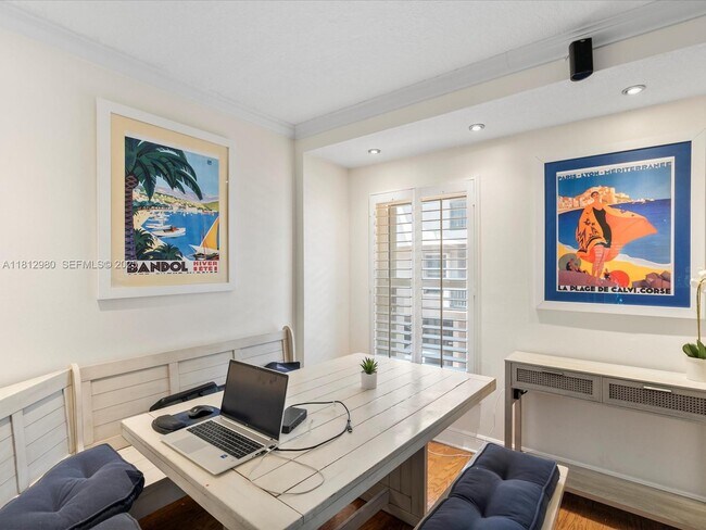 Foto del edificio - 3097 Bird Ave