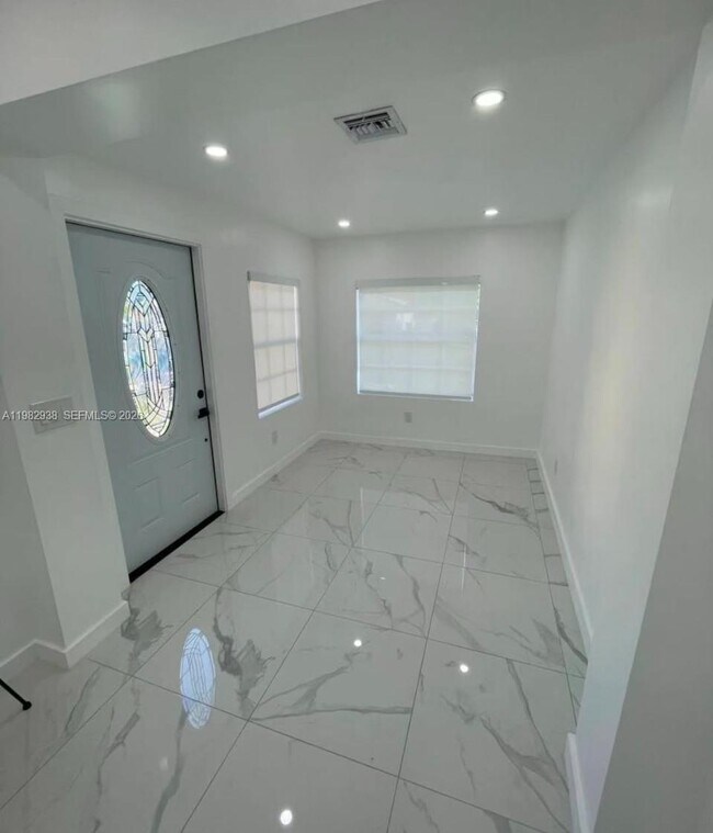 Foto del edificio - 3161 NW 31st St