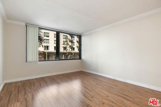 Foto del edificio - 600 W 9th St