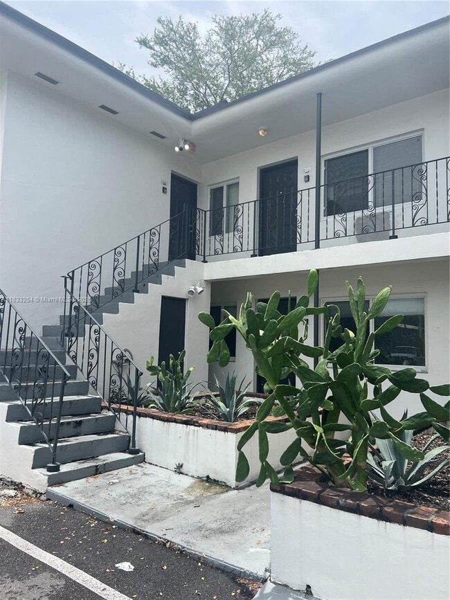 Building Photo - 520 NE 82nd Terrace