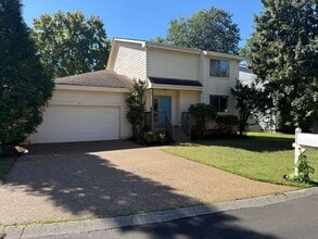 Building Photo - 431 Belle Pointe Dr