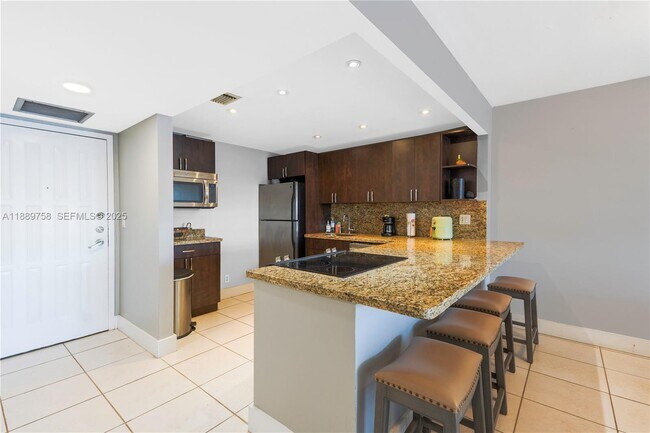 Foto del edificio - 200 Leslie Dr