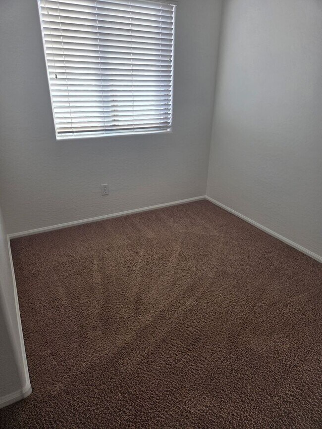 Foto del edificio - 4 bedroom home in Homestead North **Move in Special 2 weeks free off first month rent**