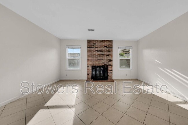 Foto del edificio - 925 St Louis Ct