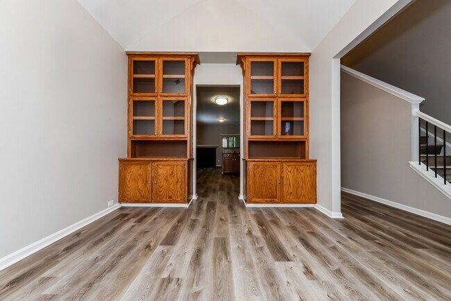Building Photo - 206 High Ct Way