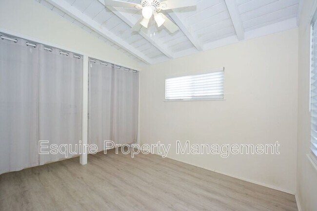 Foto del edificio - 4512 North St