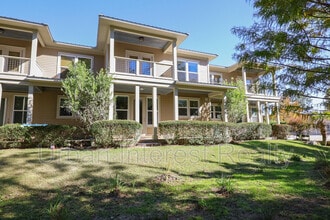 Building Photo - 15 Palm St