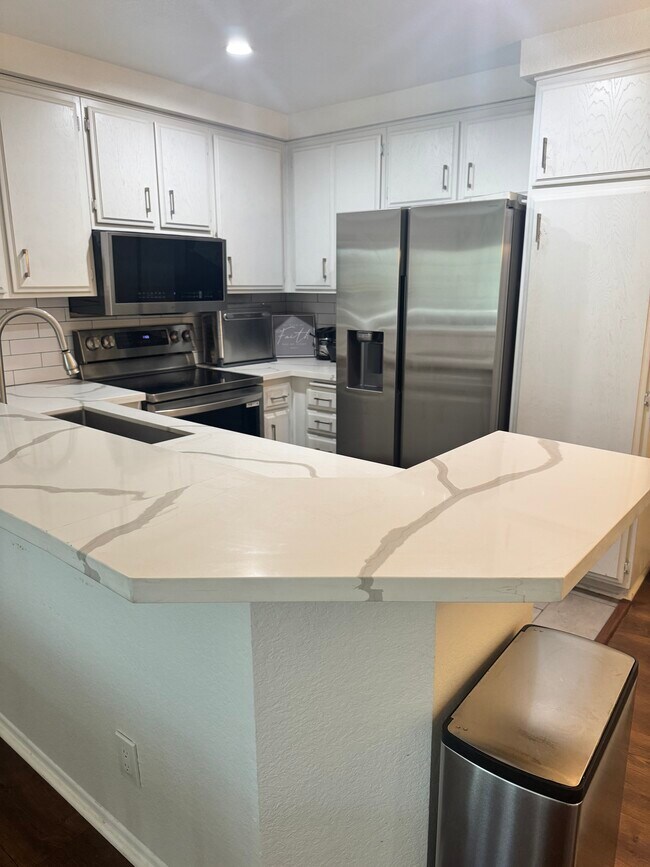 Foto del edificio - 3863 Thorncroft Ln