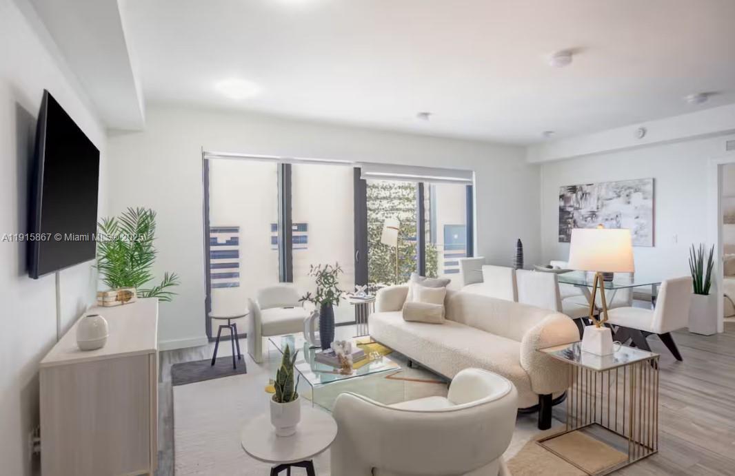 Foto principal - 2955 Bird Ave