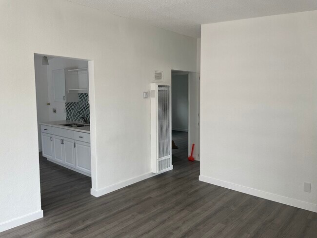 Building Photo - 910 Easton Street, Unit 912