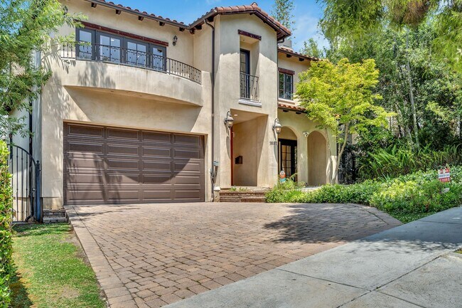 Foto del edificio - GORGEOUS 7 BED 6.5 BATH FOR LEASE IN BEVER...