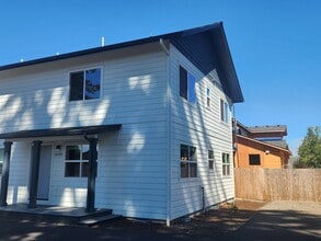 Building Photo - 5295 Chehalis Dr N