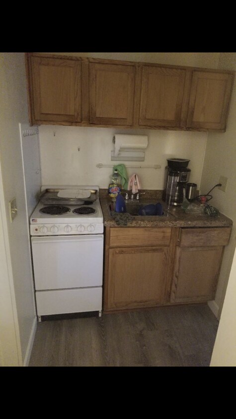 Building Photo - 1701 Blossom Ln
