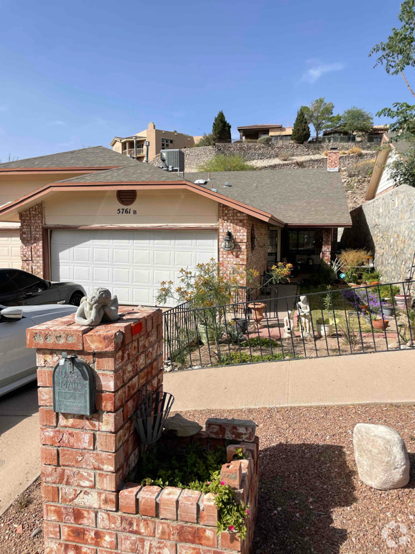 Building Photo - 5761 Lawndale Dr