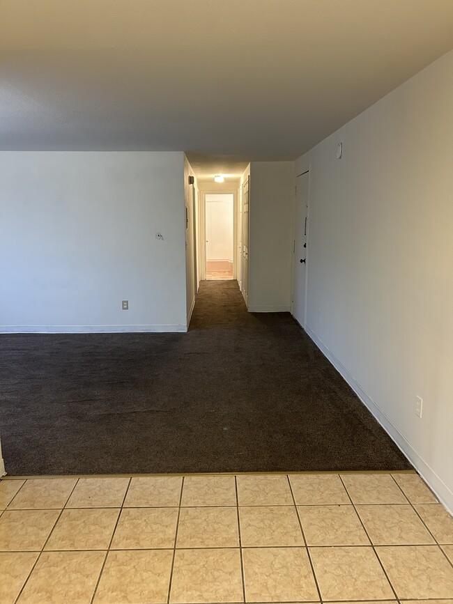 Building Photo - 509 Burnside Ave