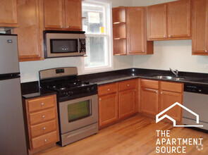 Building Photo - 852 W Buckingham Pl