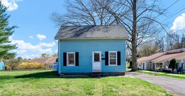 Building Photo - 10 Cemetery Ave