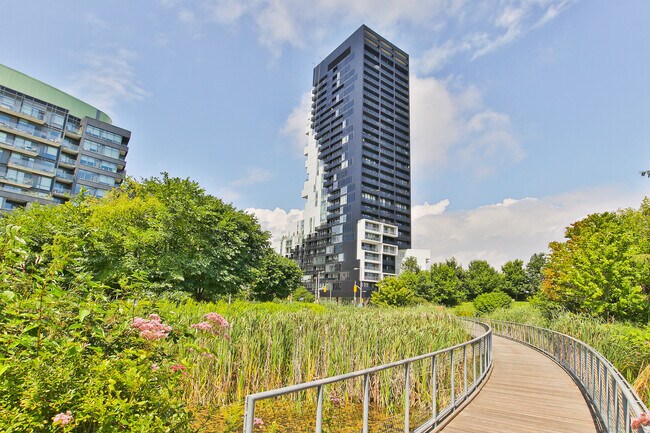 Photo du bâtiment - 170 Bayview Ave