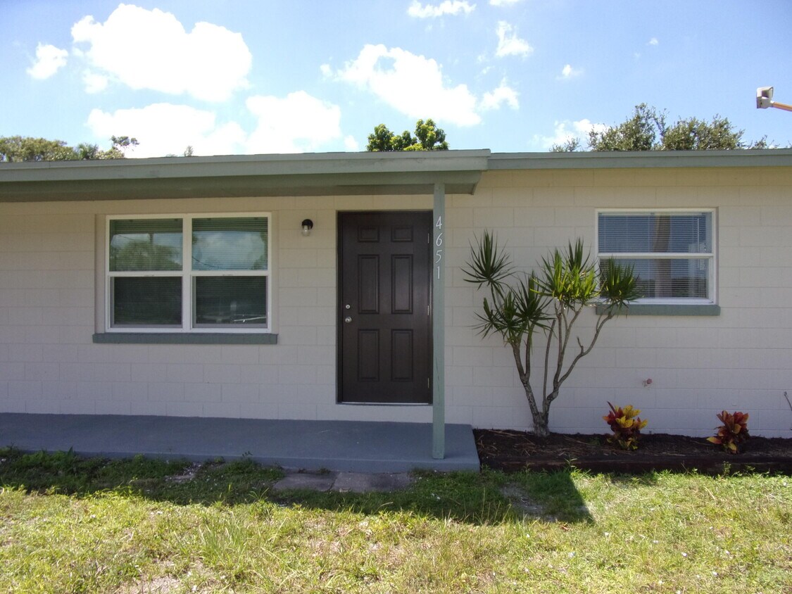 4651 S 25th St, Fort Pierce, FL 34981 Townhome Rentals in Fort Pierce