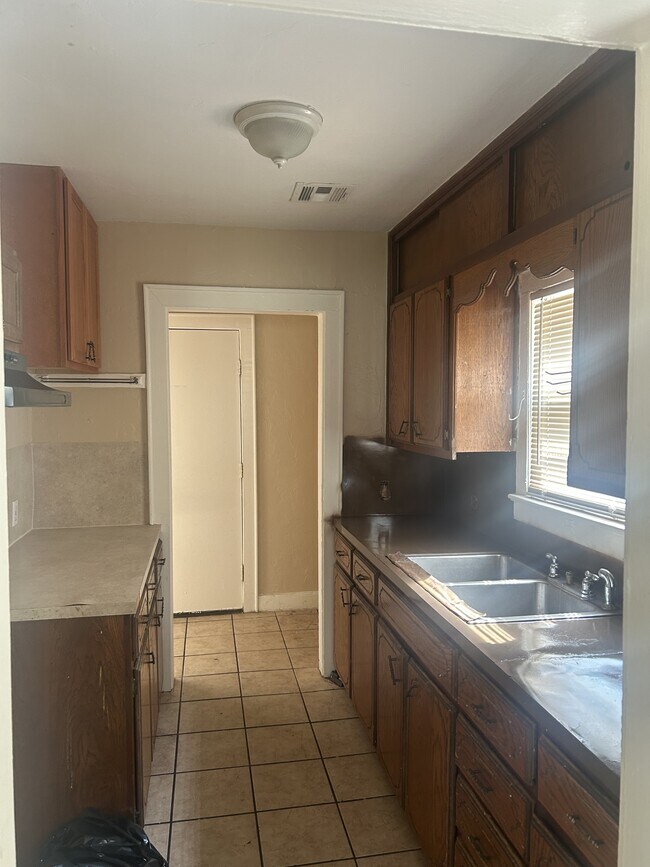 Foto del edificio - 2308 NE 21st St