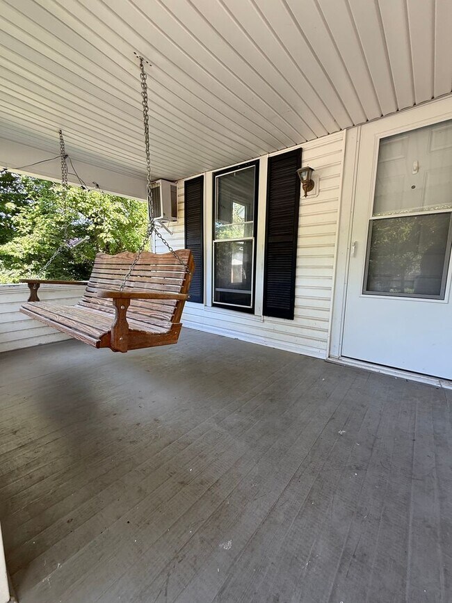 Foto del edificio - Available August 2026;   Monthly rent $1,030