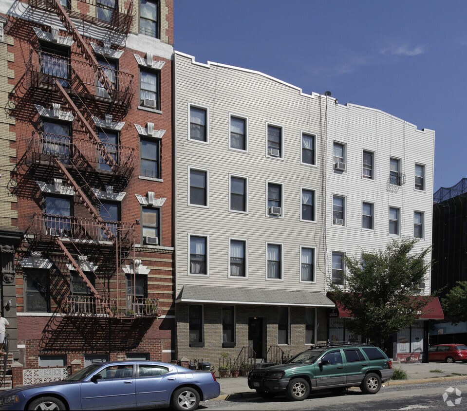 Primary Photo - 681 Metropolitan Ave