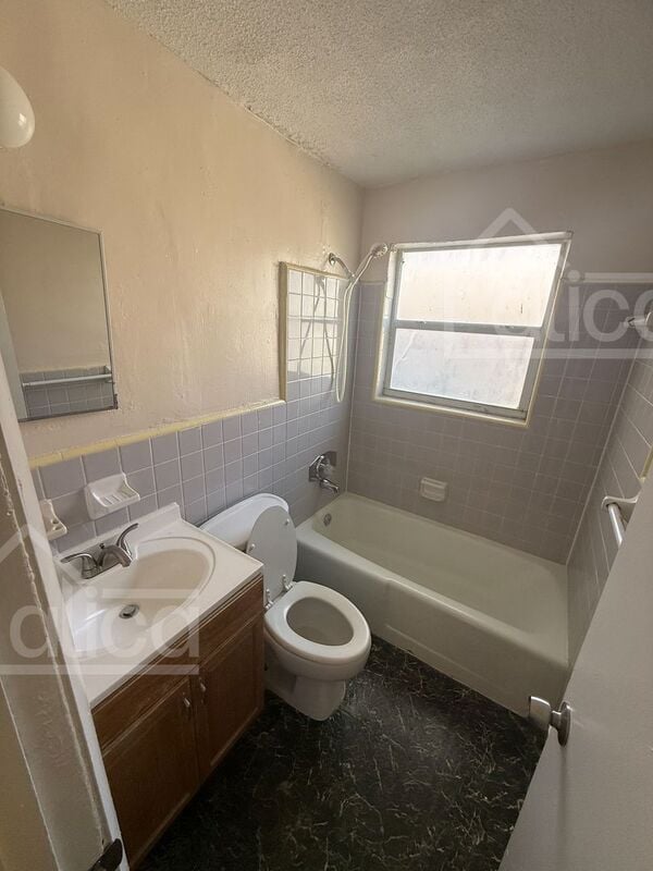 Building Photo - 625 8th St