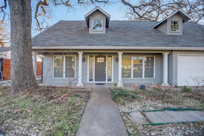 Building Photo - 2507 Rogge Ln